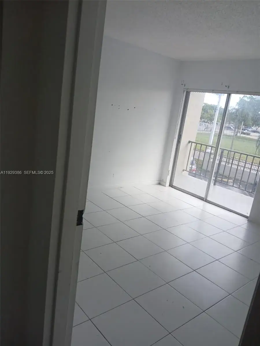 2 bedroom 2 bath Residential Lease for rent at 5100 SW 41st St # 208, Pembroke Park FL 33023