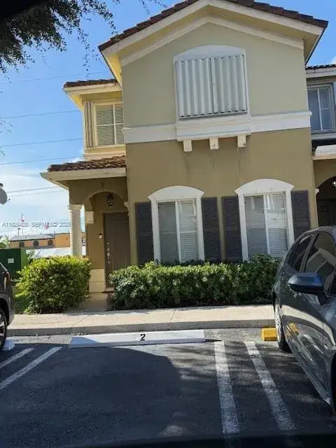 3 bedroom 2 bath Residential for sale at 8960 W Flagler St # 1, Miami FL 33174