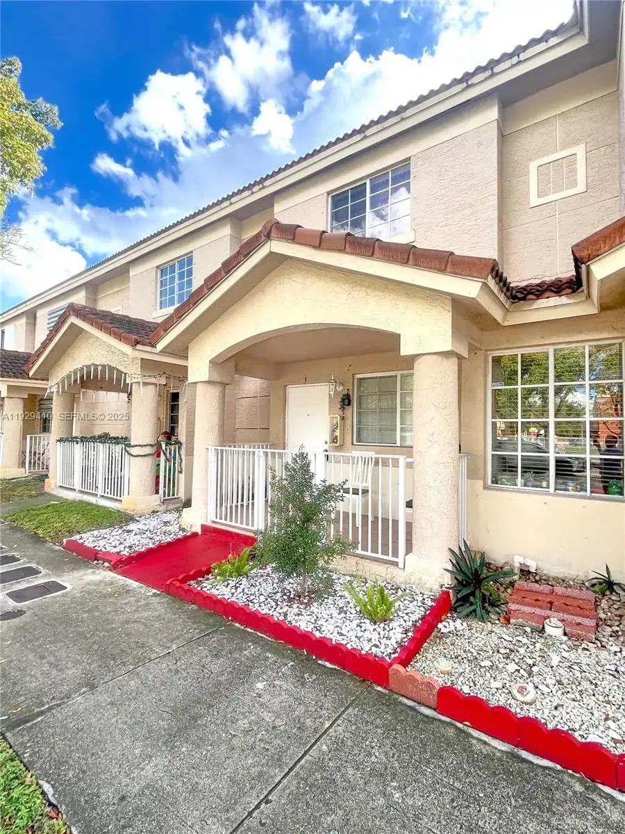 2 bedroom 2 bath Residential Lease for rent at 220 E 4th St # 3, Hialeah FL 33010