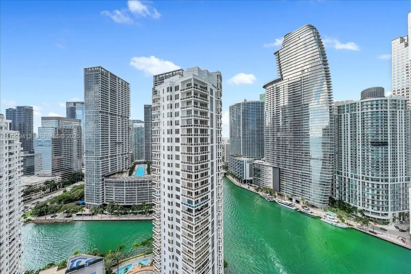 2 bedroom 2 bath Residential Lease for rent at 900 Brickell Key Blvd # 2605, Miami FL 33131