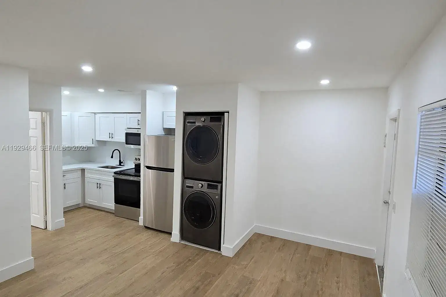 1 bedroom 1 bath Residential Lease for rent at 417 NW 2nd Ave # 00, Hallandale Beach FL 33009