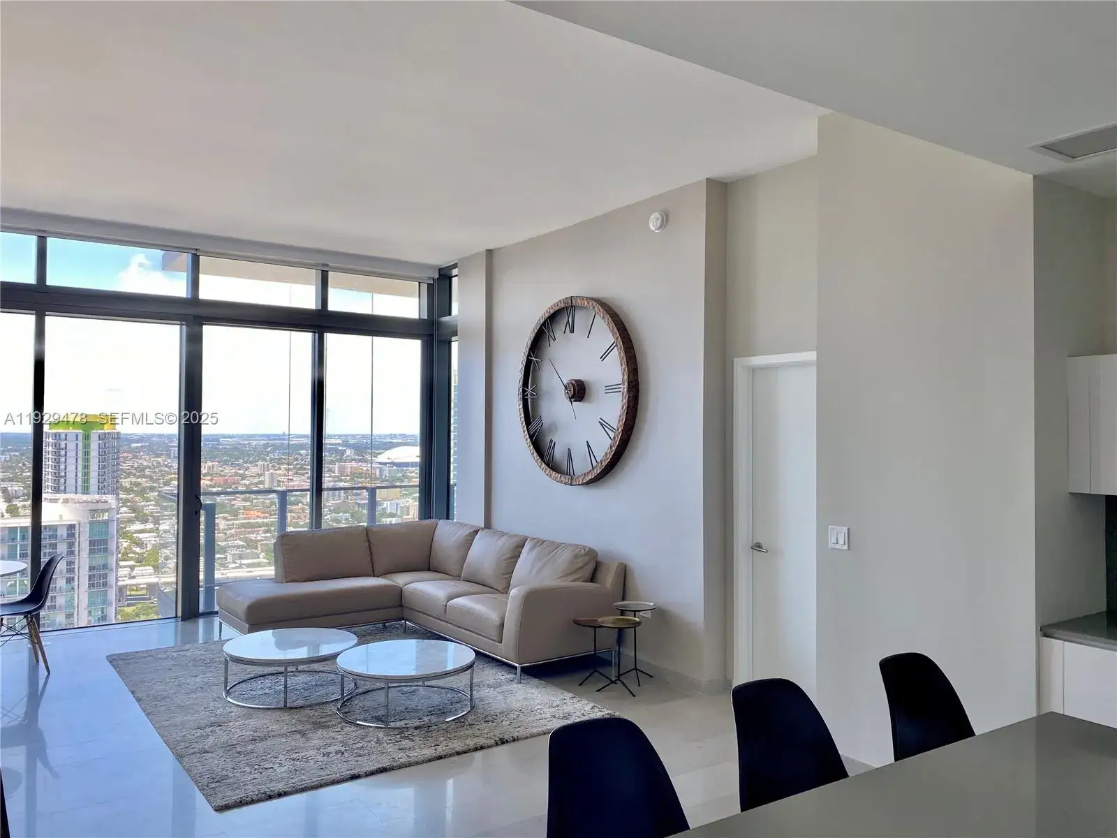 1 bedroom 1 bath Residential for sale at 68 SE 6th St # 4008, Miami FL 33131