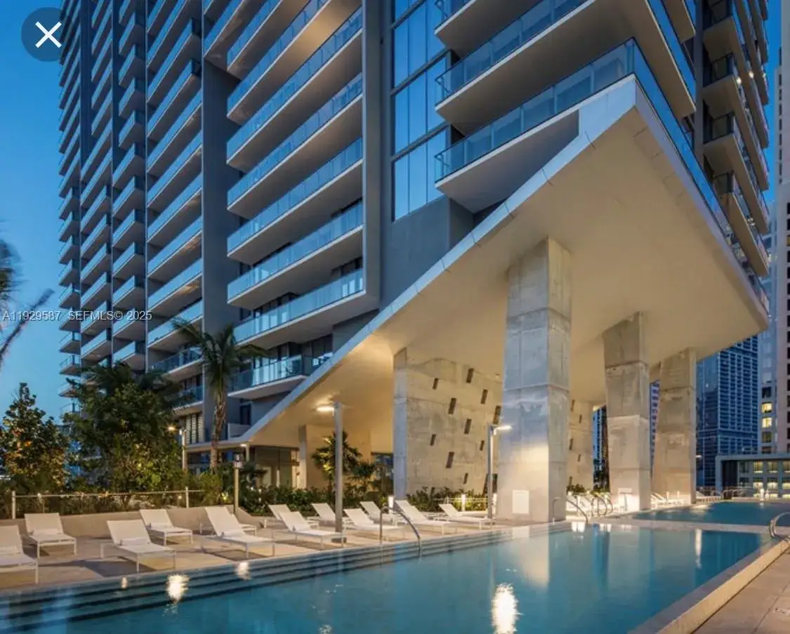 2 bedroom 2 bath Residential for sale at 68 SE 6th St # 3401, Miami FL 33131