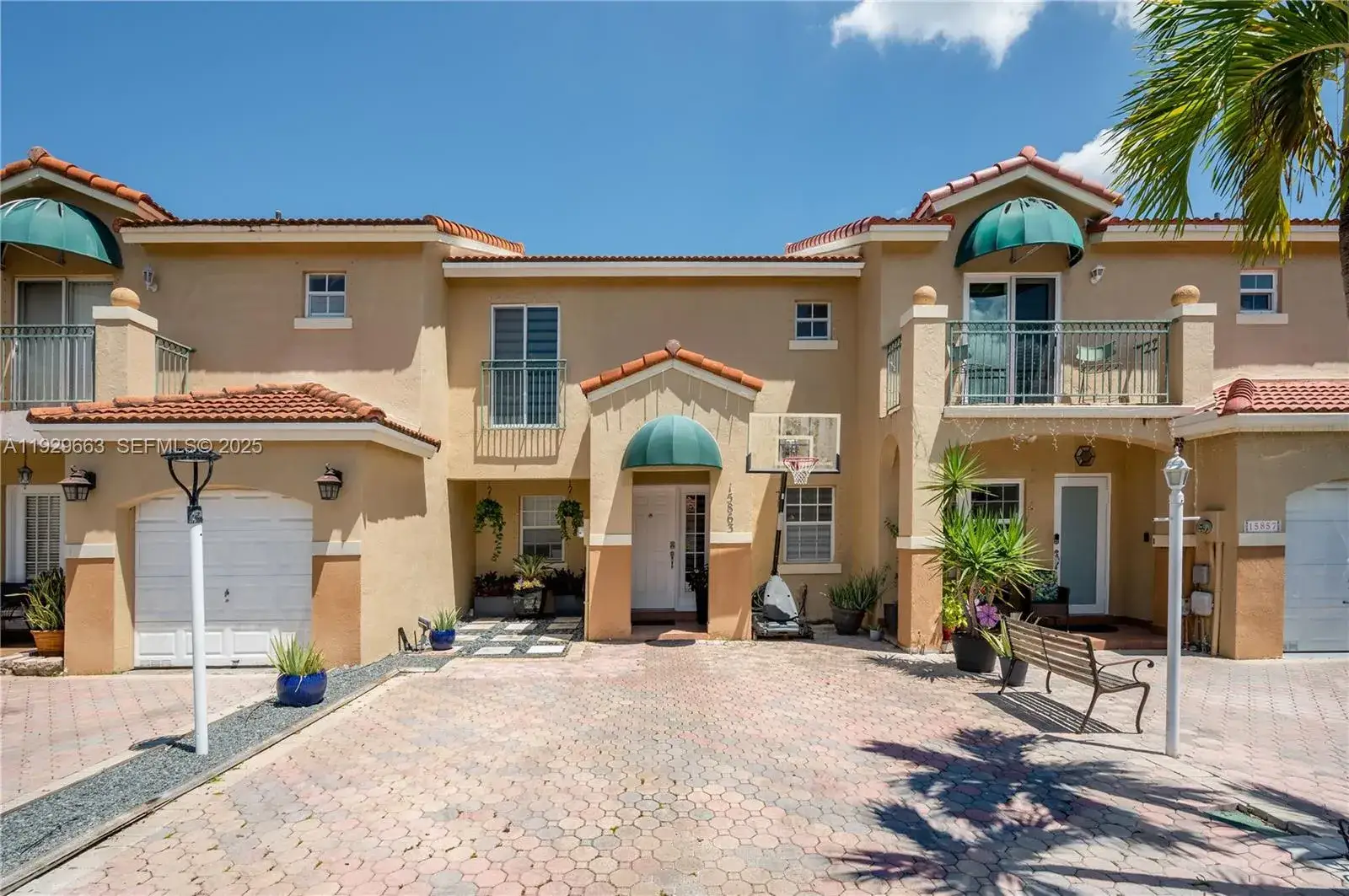 3 bedroom 2 bath Residential Lease for rent at 15863 SW 71st St # 15863, Miami FL 33193