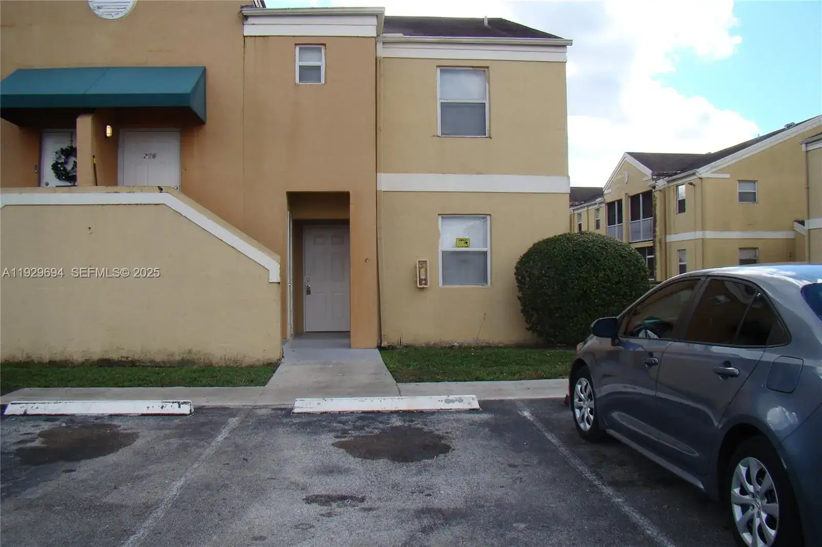 2 bedroom 2 bath Residential Lease for rent at 2451 NW 56th Ave # 106, Lauderhill FL 33313