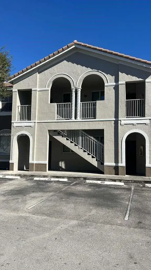 3 bedroom 2 bath Residential for sale at 2811 SE 17th Ave # 210, Homestead FL 33035