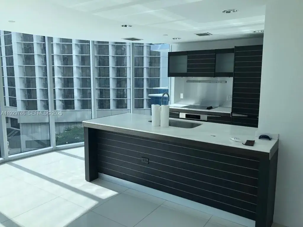 3 bedroom 3 bath Residential for sale at 200 Biscayne Boulevard Way # 902, Miami FL 33131