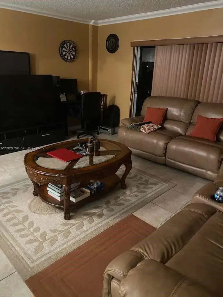 1 bedroom 1 bath Residential for sale at 4174 Inverrary Dr # 605, Lauderhill FL 33319