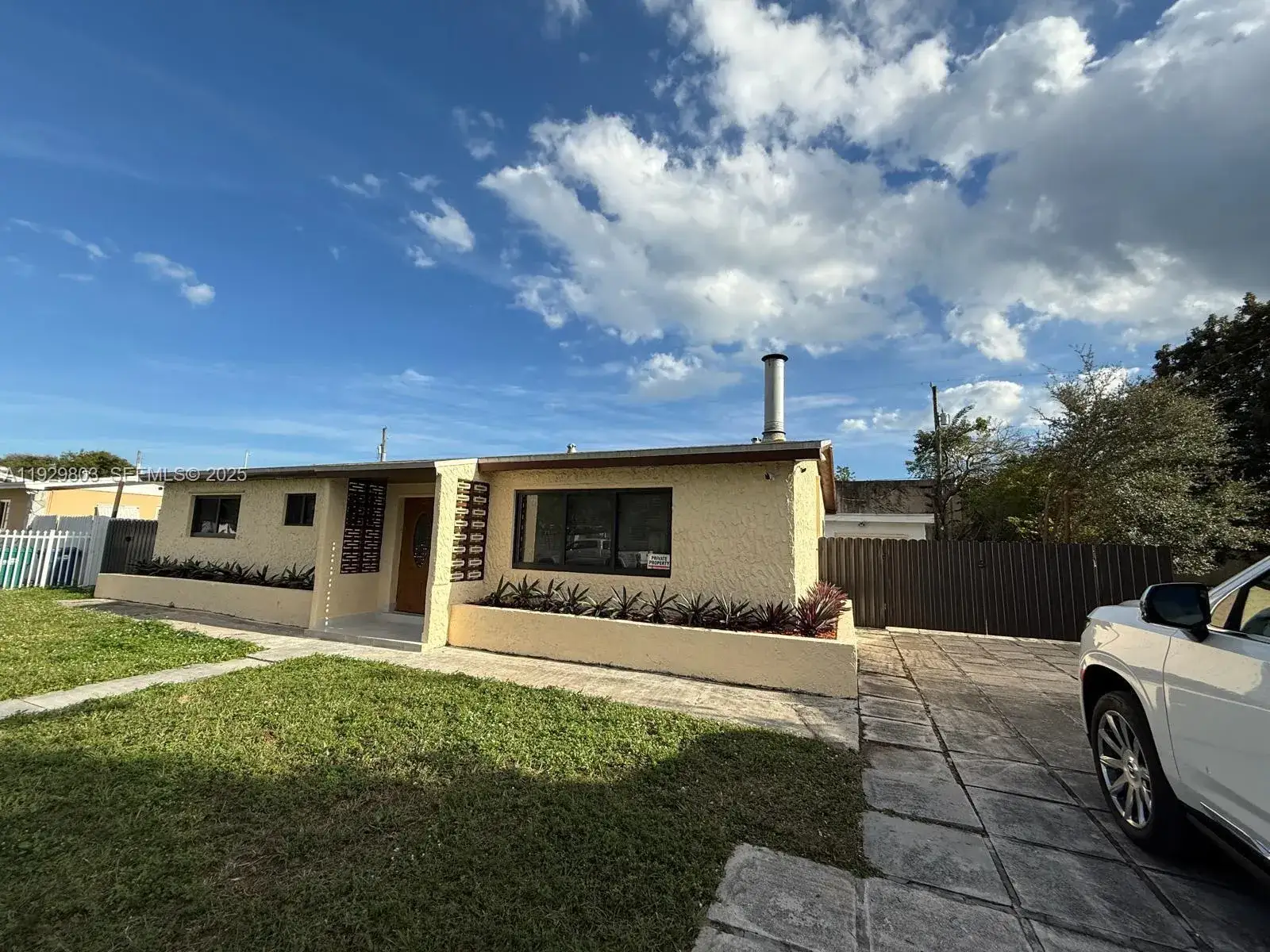 5 bedroom 4 bath Residential for sale at 1270 North Dr, Miami FL 33179