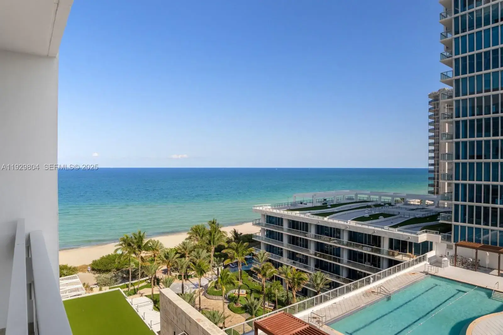 2 bedroom 2 bath Residential for sale at 6801 Collins Ave # 914, Miami Beach FL 33141