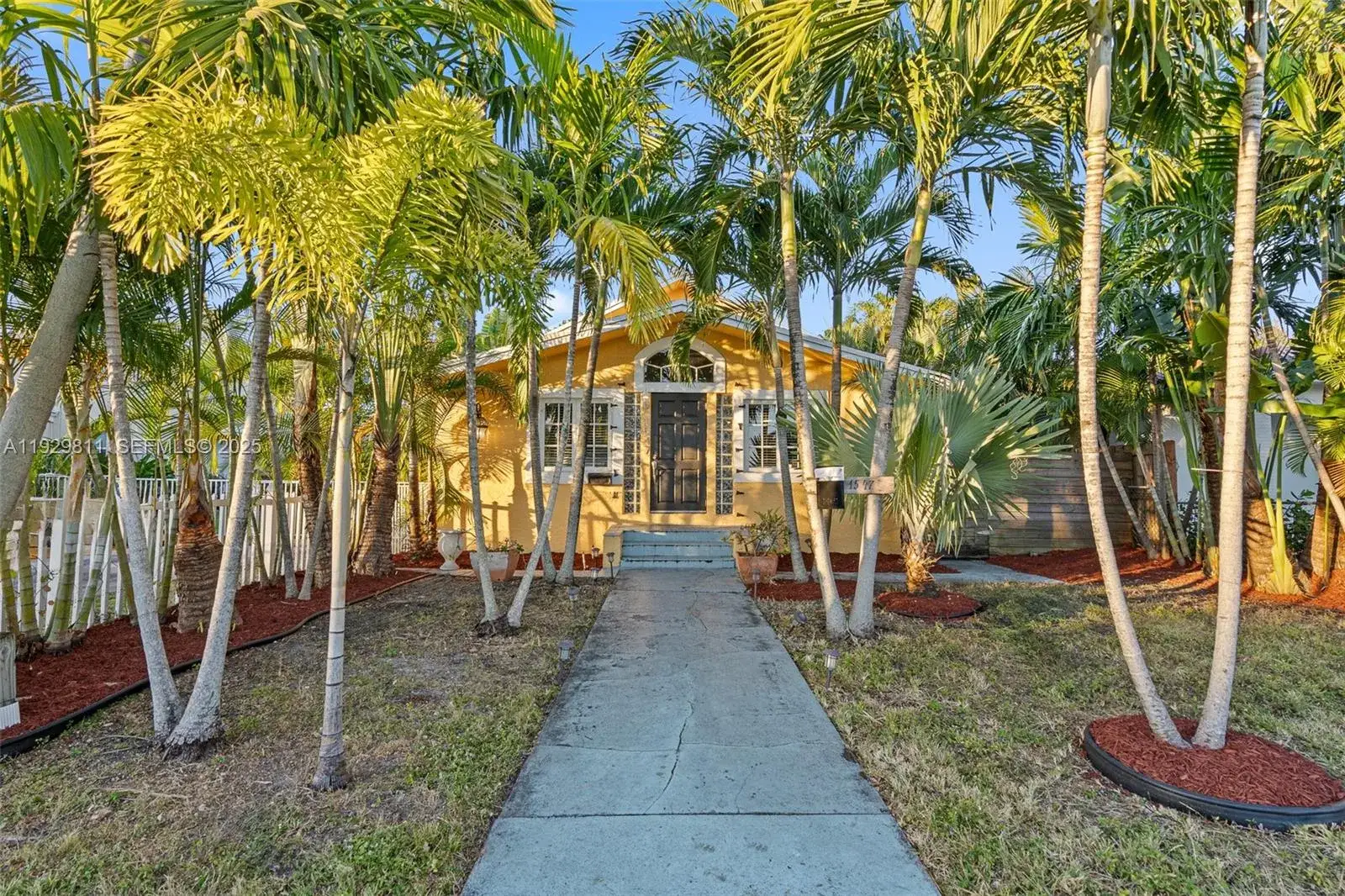 3 bedroom 2 bath Residential for sale at 1547 Harrison St, Hollywood FL 33020