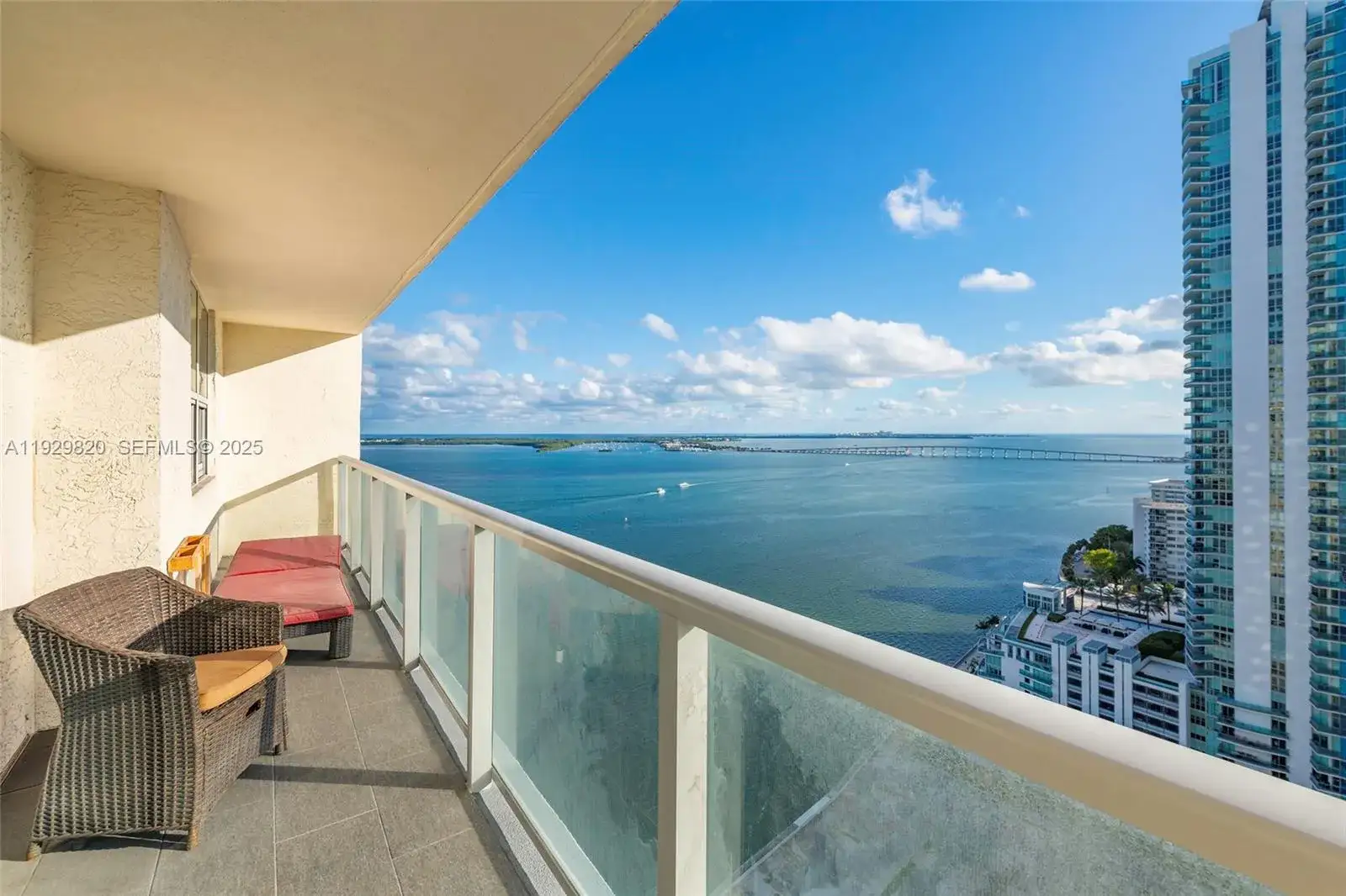 1 bedroom 1 bath Residential Lease for rent at 1155 Brickell Bay Dr # 2605, Miami FL 33131