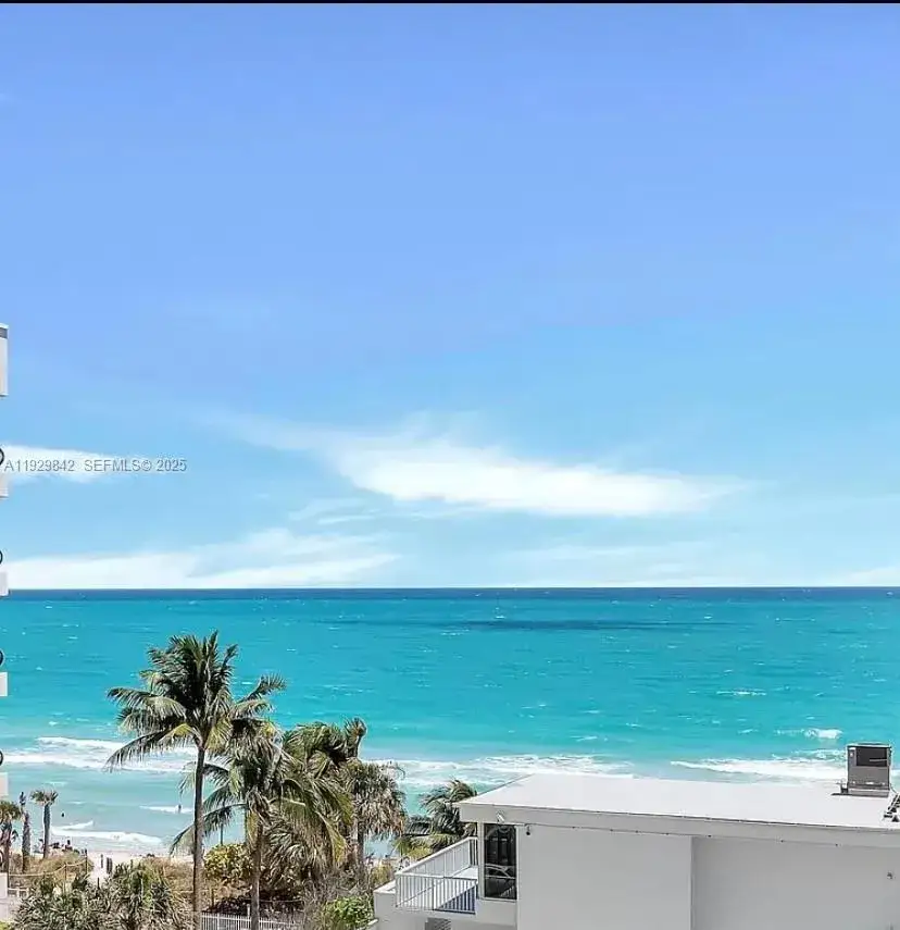1 bedroom 1 bath Residential for sale at 5401 Collins Ave # 411, Miami Beach FL 33140