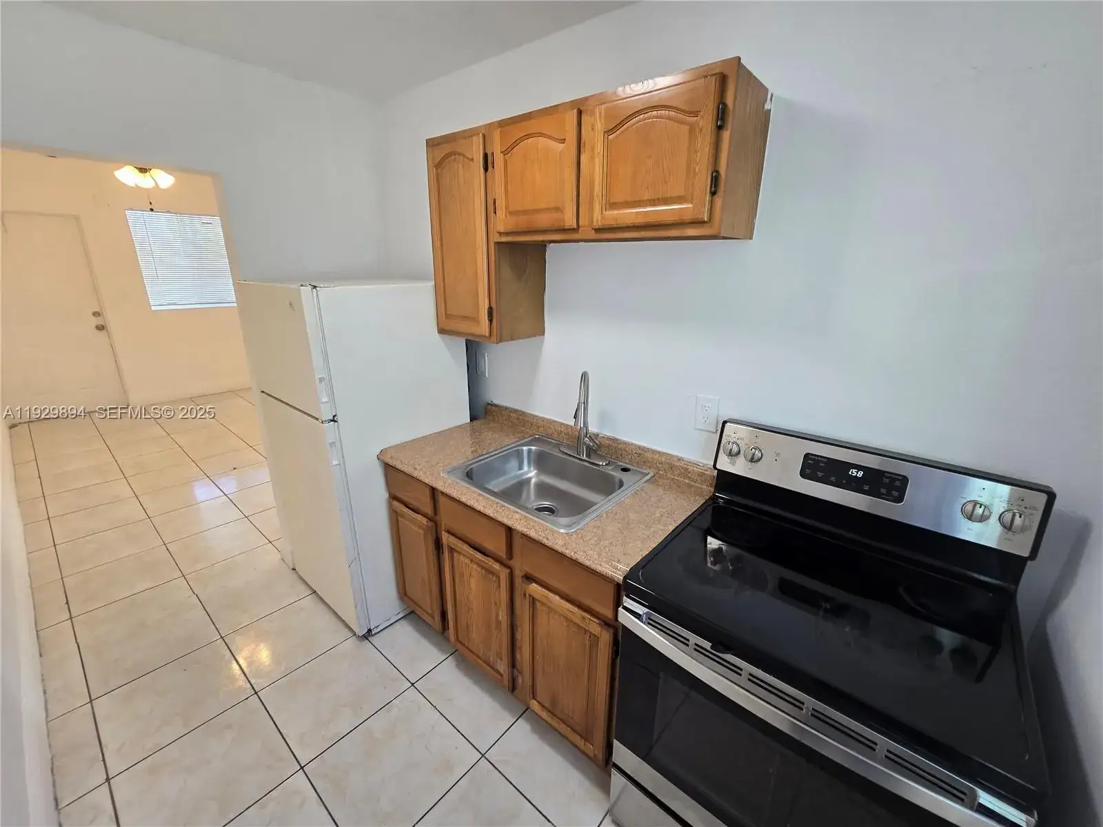 2 bedroom 1 bath Residential Lease for rent at 535 NW 7th St # 9, Miami FL 33136
