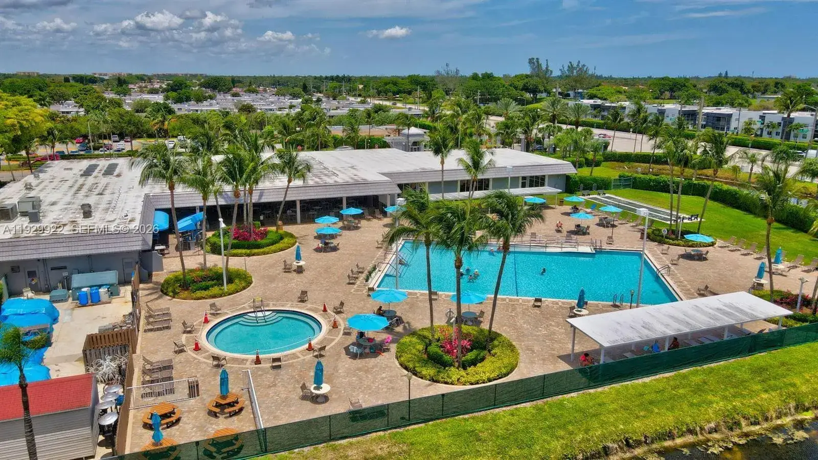 2 bedroom 2 bath Residential for sale at 25 Saxony A # A, Delray Beach FL 33446