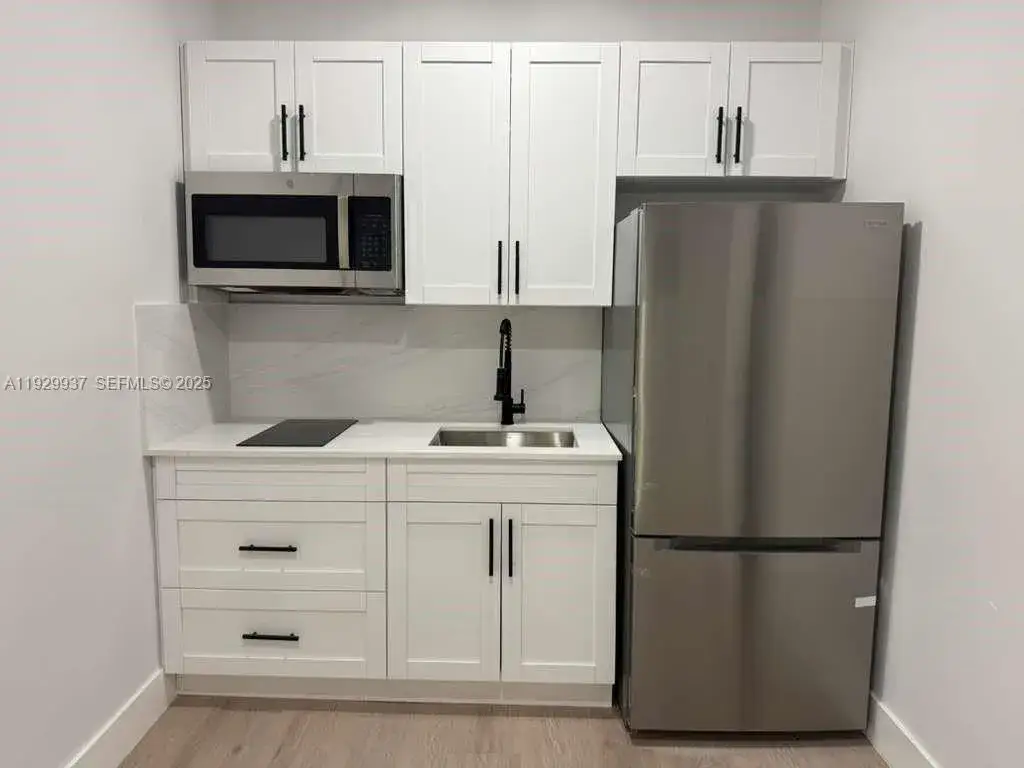 1 bedroom 1 bath Residential Lease for rent at 2425 SW 6th St # 16, Miami FL 33135