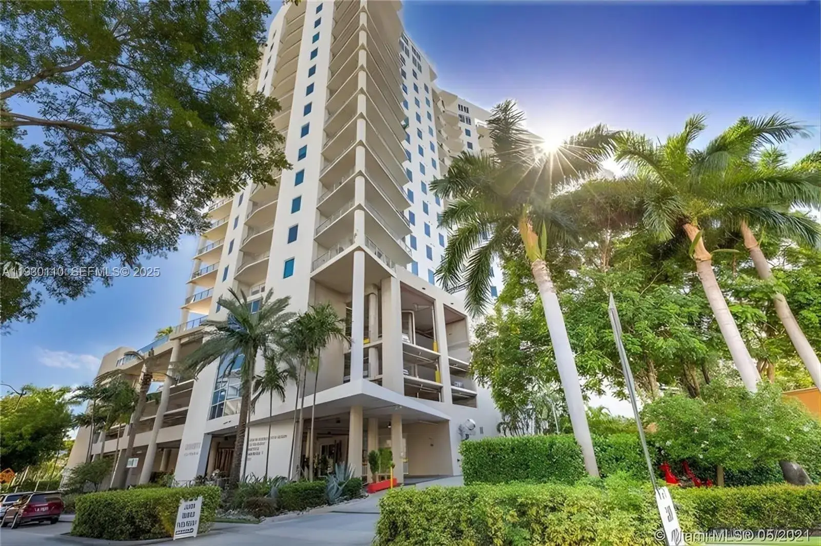 2 bedroom 2 bath Residential for sale at 10 SW South River Dr # 608, Miami FL 33130