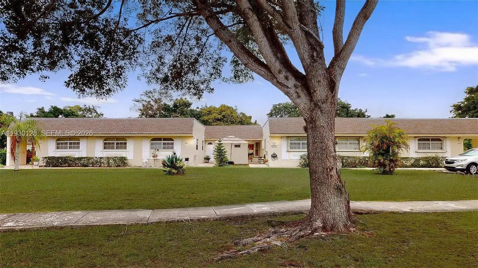 1 bedroom 1 bath Residential for sale at 16823 SW 113th Ave # V41342, Miami FL 33157