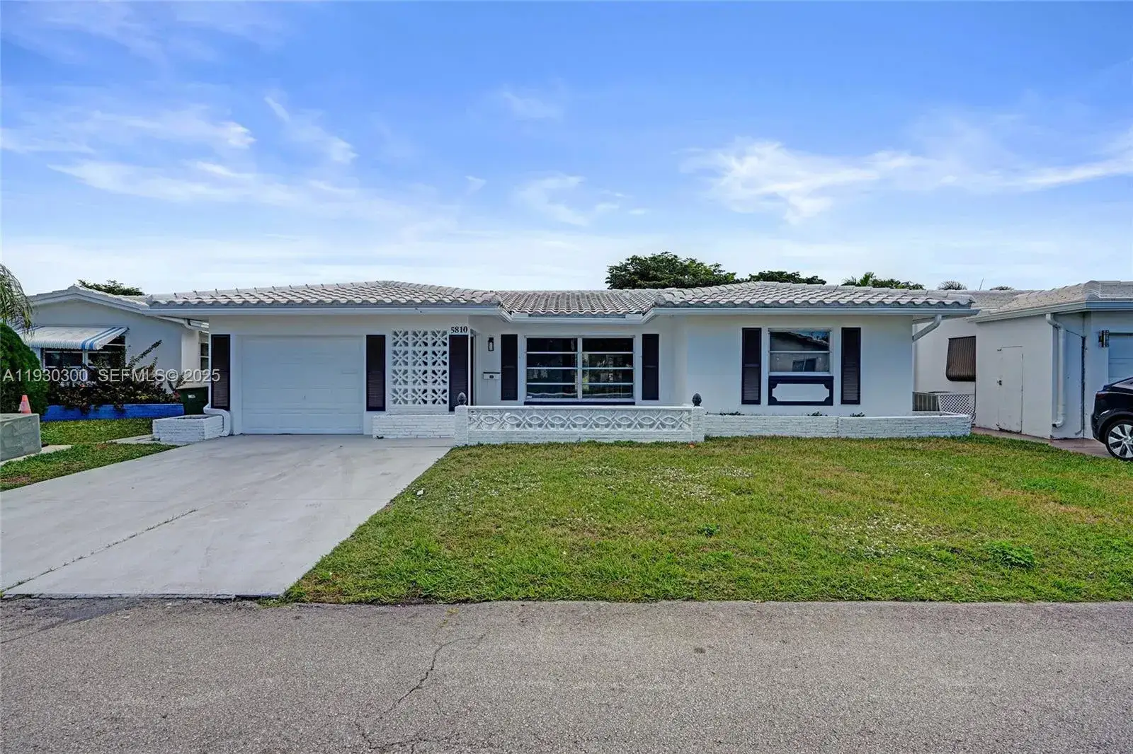 2 bedroom 2 bath Residential for sale at 5810 NW 81st Ave, Tamarac FL 33321
