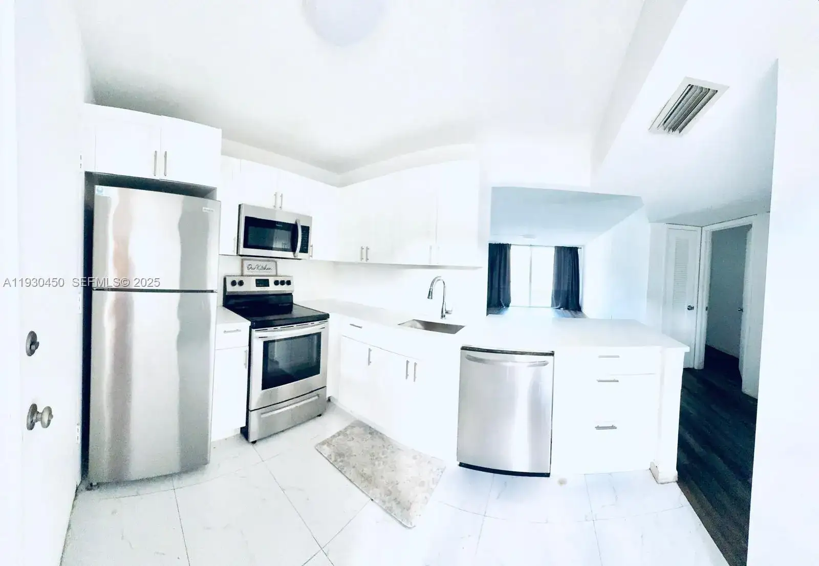 1 bedroom 1 bath Residential Lease for rent at 1401 NE 191st St # D207, Miami FL 33179