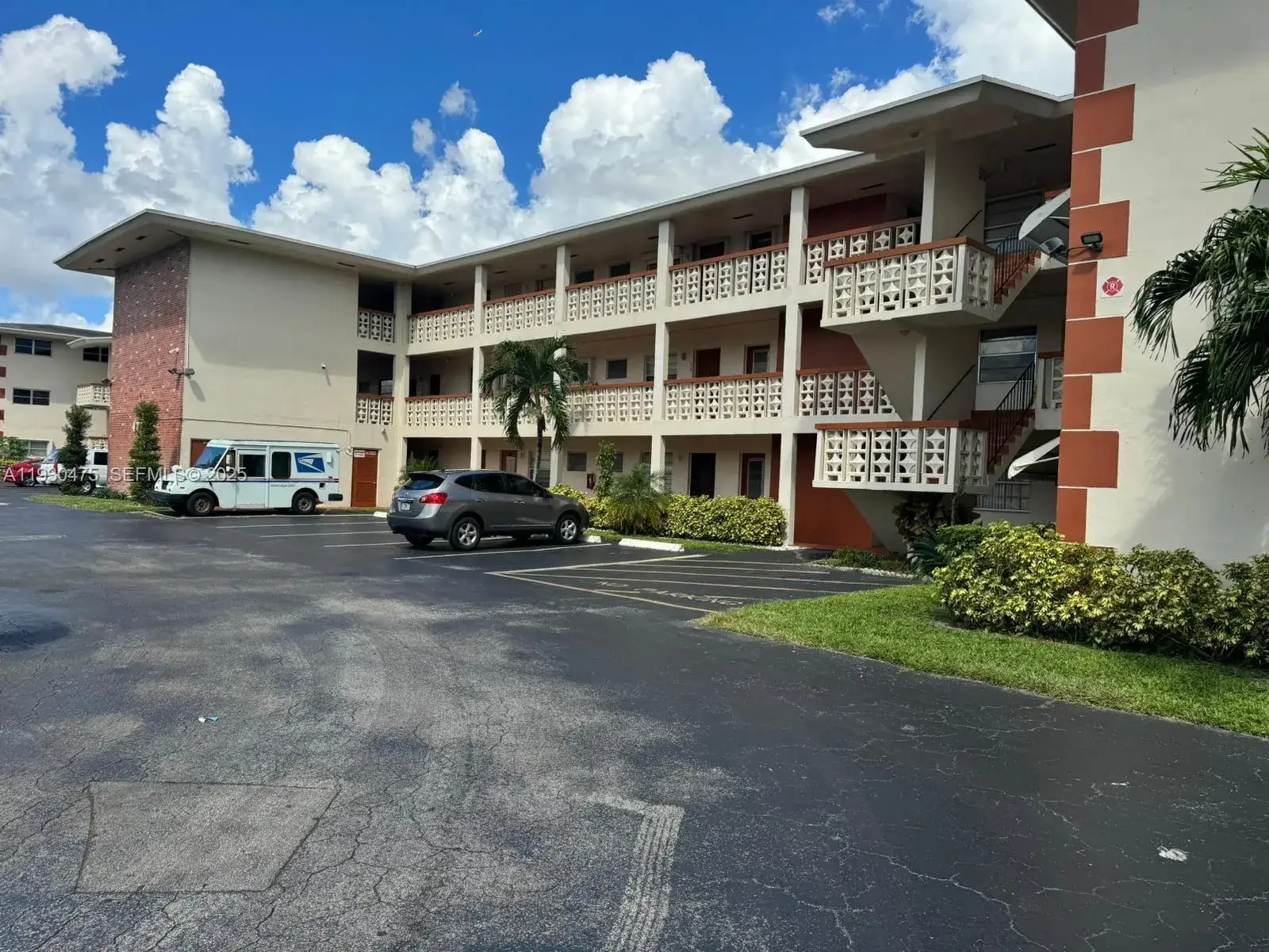 2 bedroom 2 bath Residential Lease for rent at 4771 NW 10th Ct # 118, Plantation FL 33313