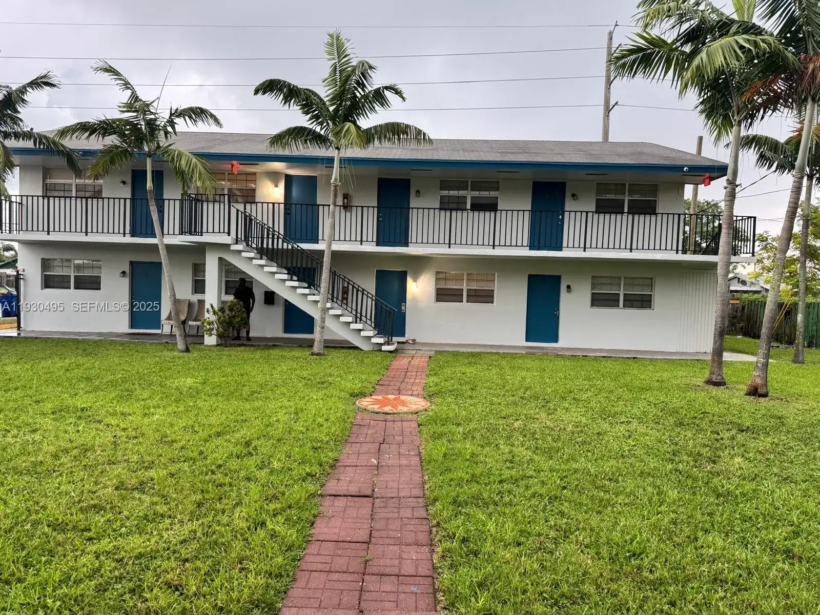 Residential Income for sale at 201 W Blue Heron Blvd, Riviera Beach FL 33404