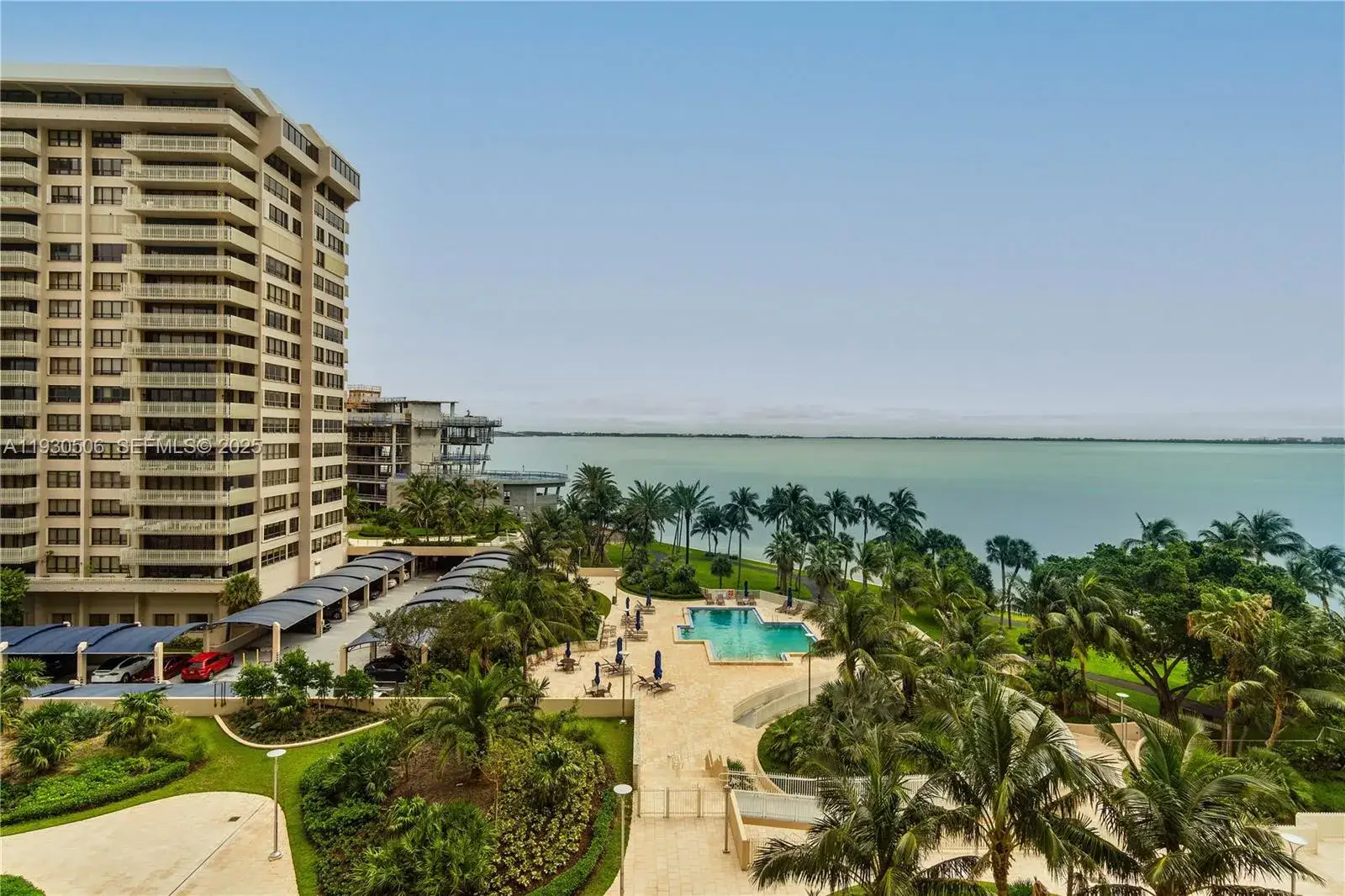 2 bedroom 2 bath Residential Lease for rent at 2 Grove Isle Dr # B703, Miami FL 33133