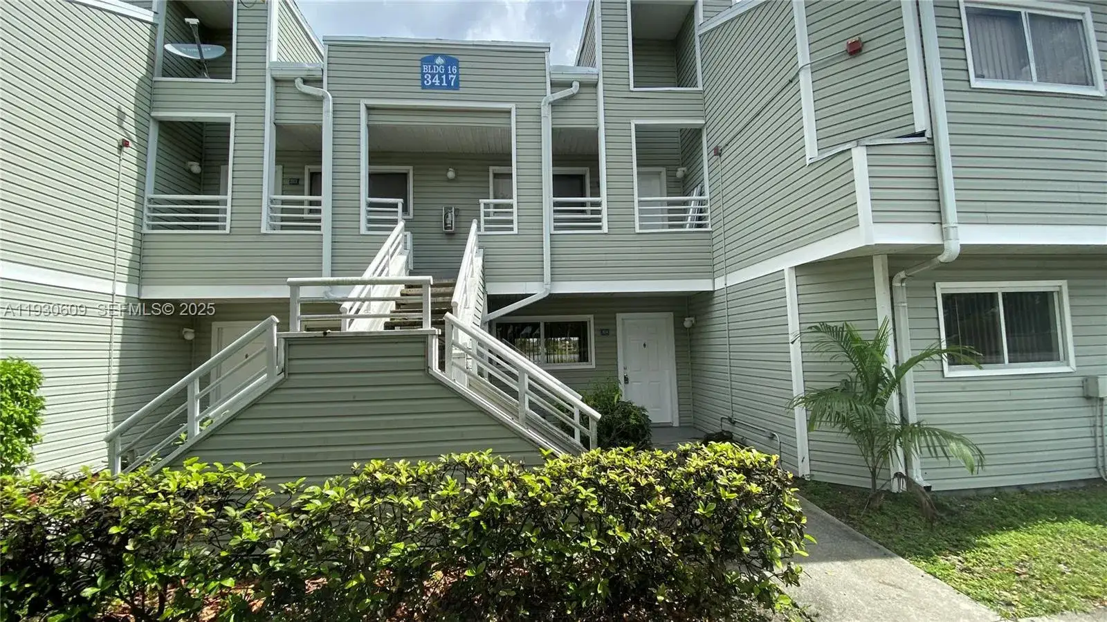 2 bedroom 2 bath Residential for sale at 3417 NW 44th St # 104, Oakland Park FL 33309