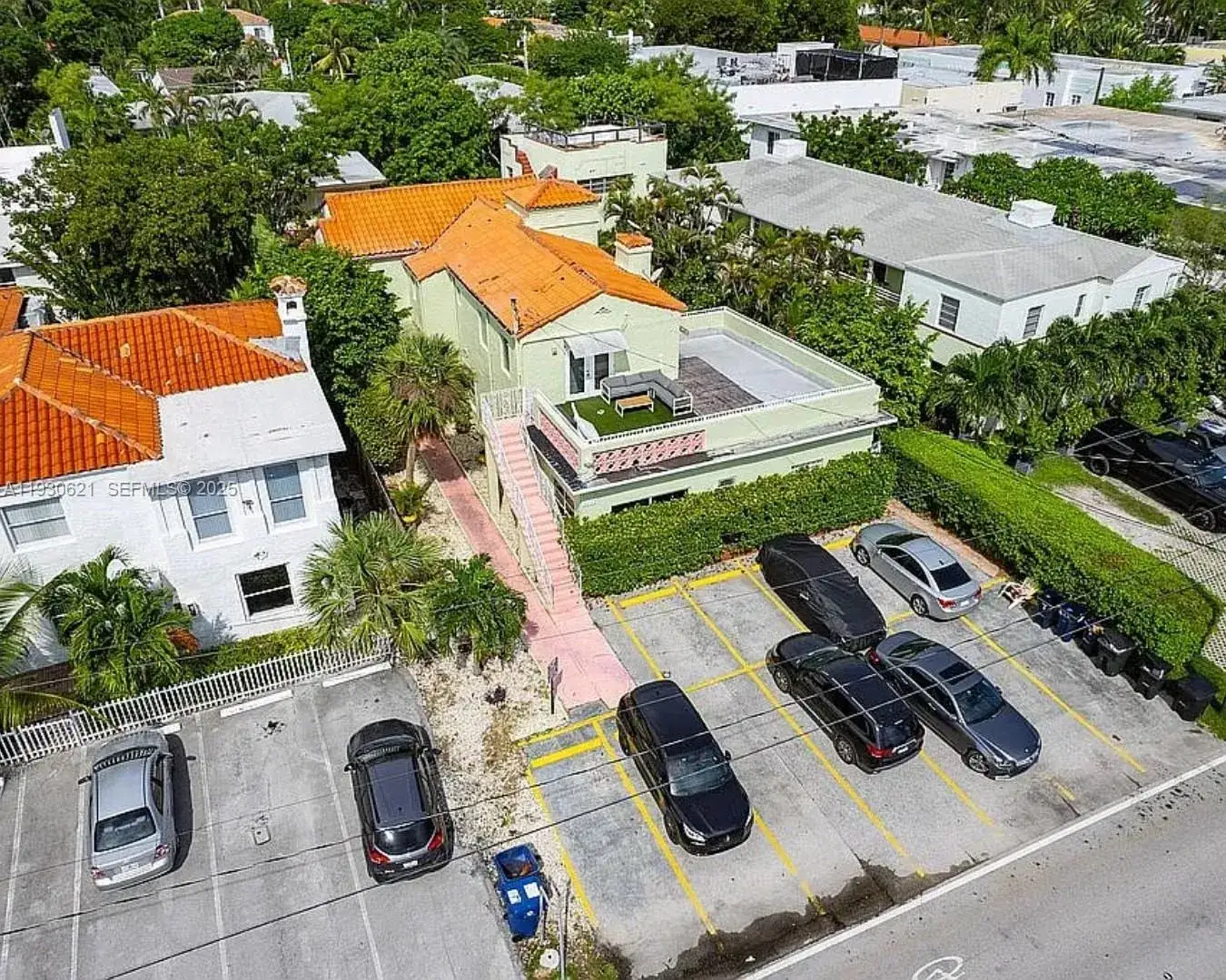 Commercial Sale for sale at 2822 Pine Tree Dr, Miami Beach FL 33140