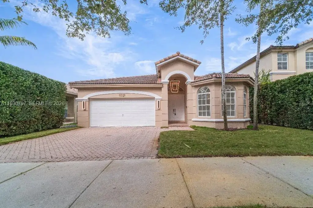 4 bedroom 3 bath Residential for sale at 11321 NW 79th Ln, Doral FL 33178