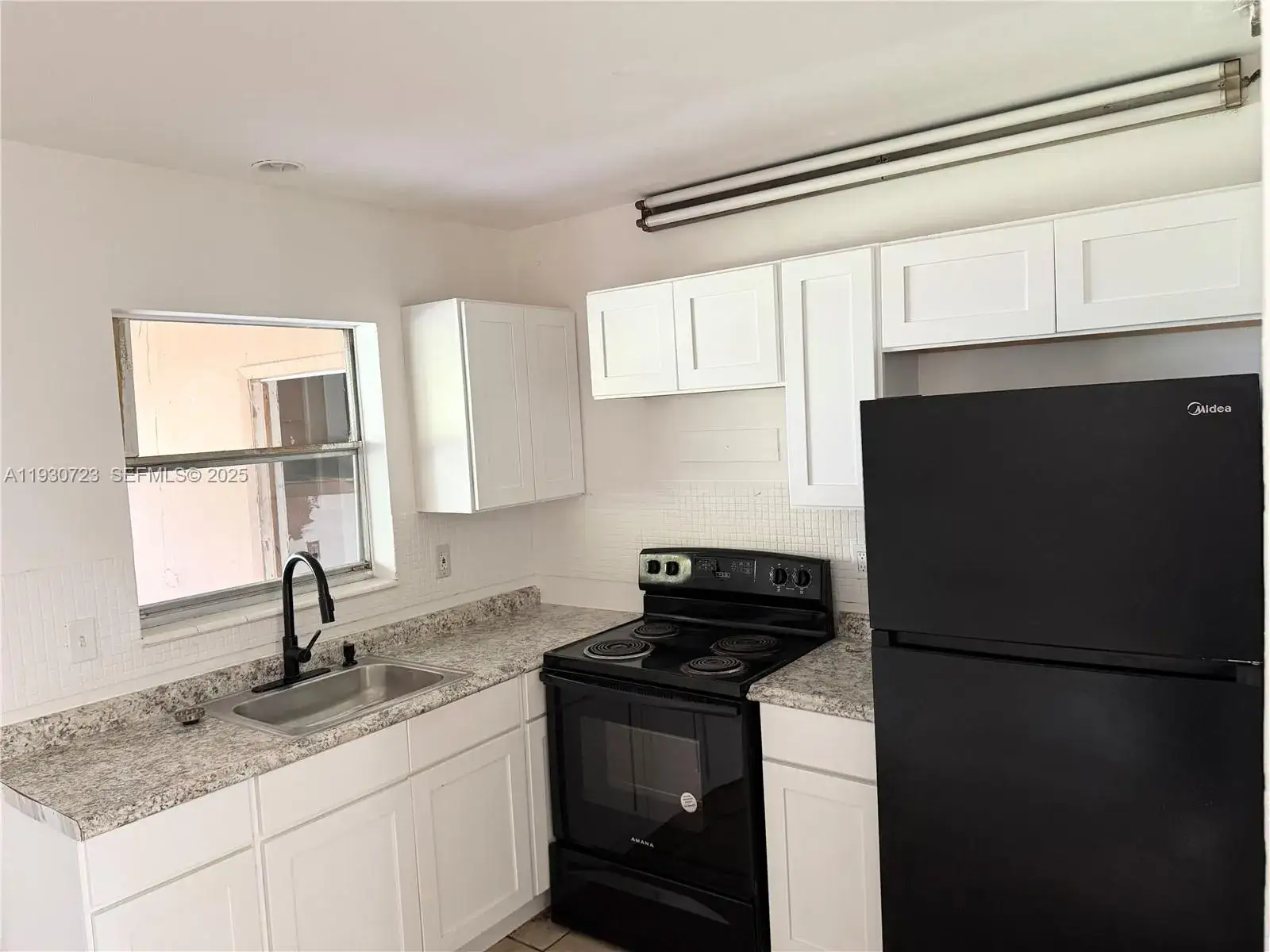2 bedroom 1 bath Residential Lease for rent at 5615 NW 14th St # 1, Lauderhill FL 33313