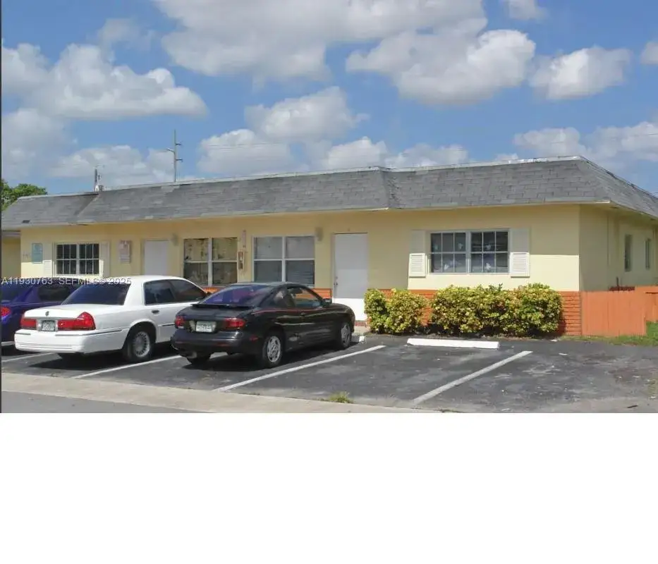 2 bedroom 1 bath Residential Lease for rent at 31 ST TER NW 4160 # 3, Lauderdale Lakes FL 33309