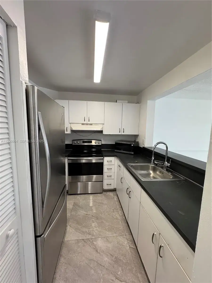 3 bedroom 2 bath Residential for sale at 8420 SW 154th Cir Ct # 536, Miami FL 33193