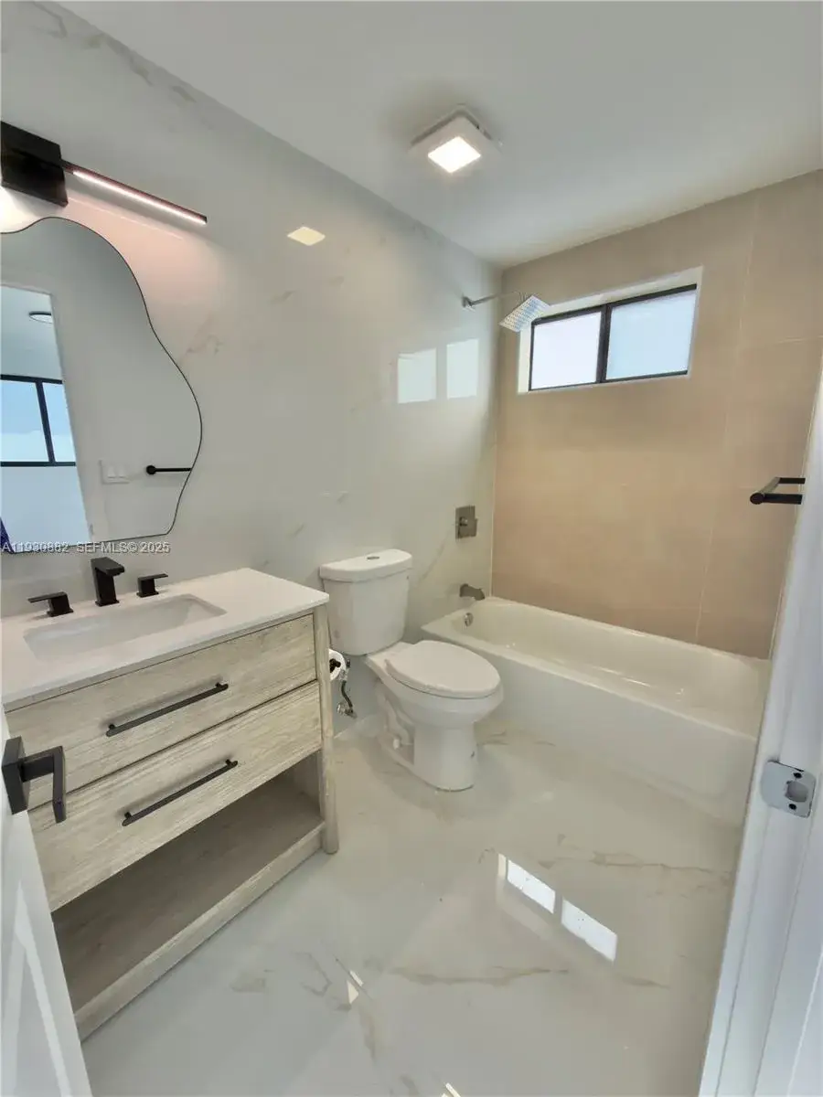 3 bedroom 2 bath Residential Lease for rent at 630 NE 166th St # 1, Miami FL 33162