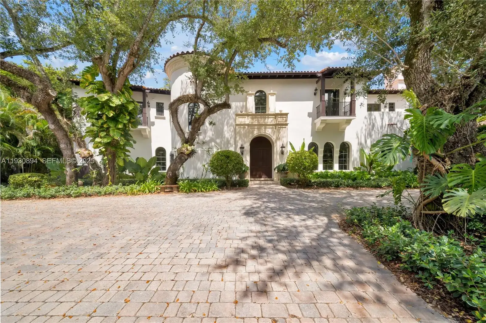 7 bedroom 6 bath Residential for sale at 8301 SW 53rd Ave, Miami FL 33143