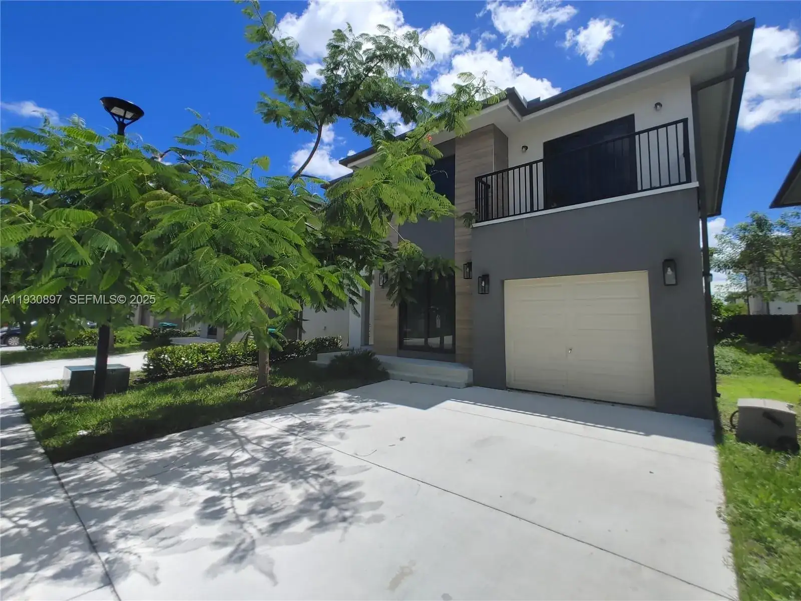 5 bedroom 4 bath Residential for sale at 1167 NW 2nd St, Florida City FL 33034