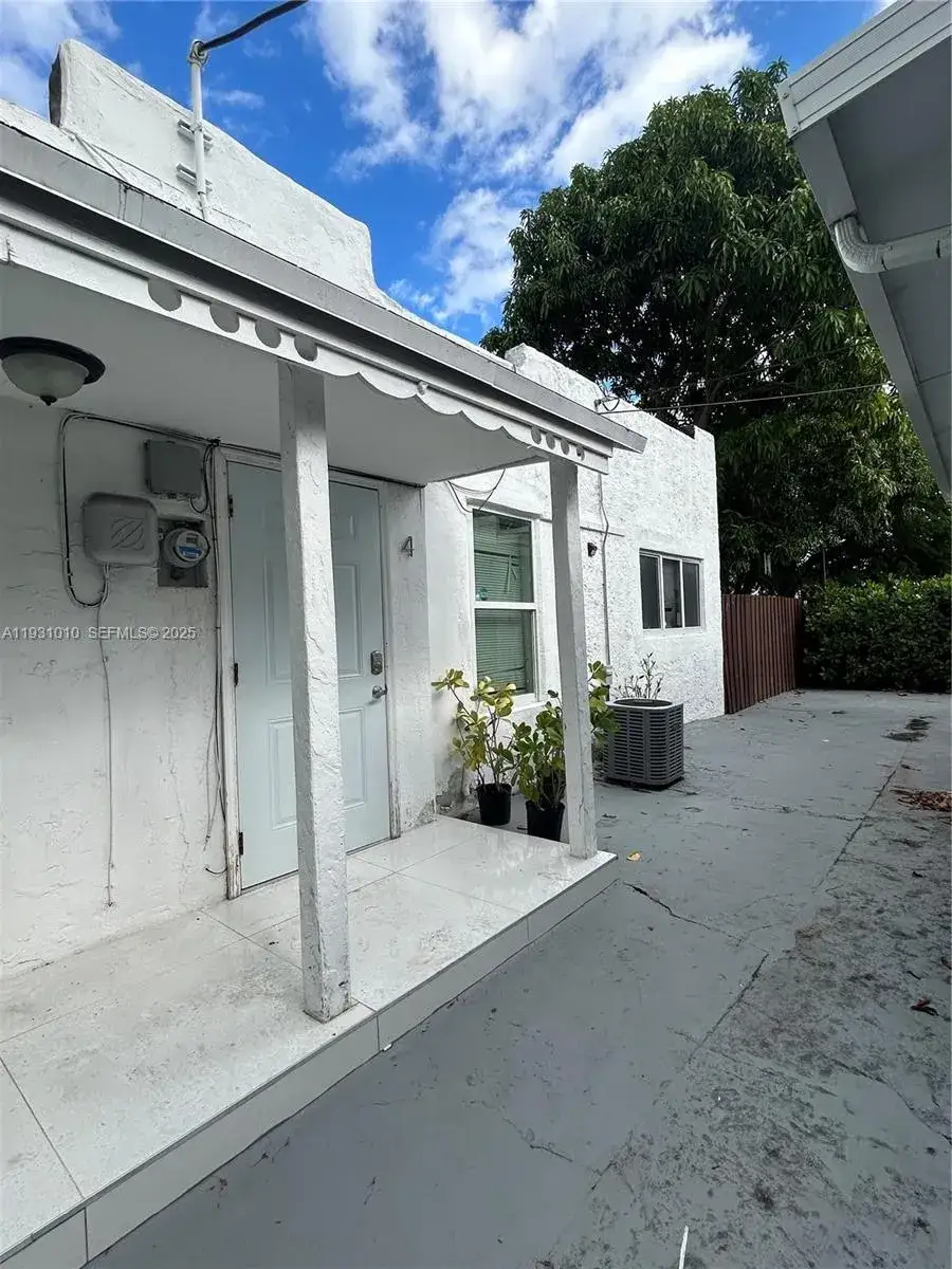 2 bedroom 1 bath Residential Lease for rent at 551 NW 41st St # 4, Miami FL 33127