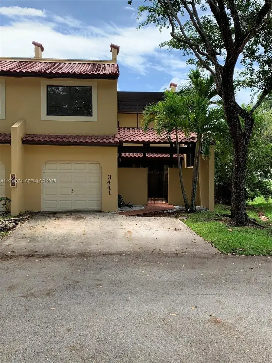 3 bedroom 2 bath Residential Lease for rent at 3441 Torremolinos Ave # 38, Doral FL 33178