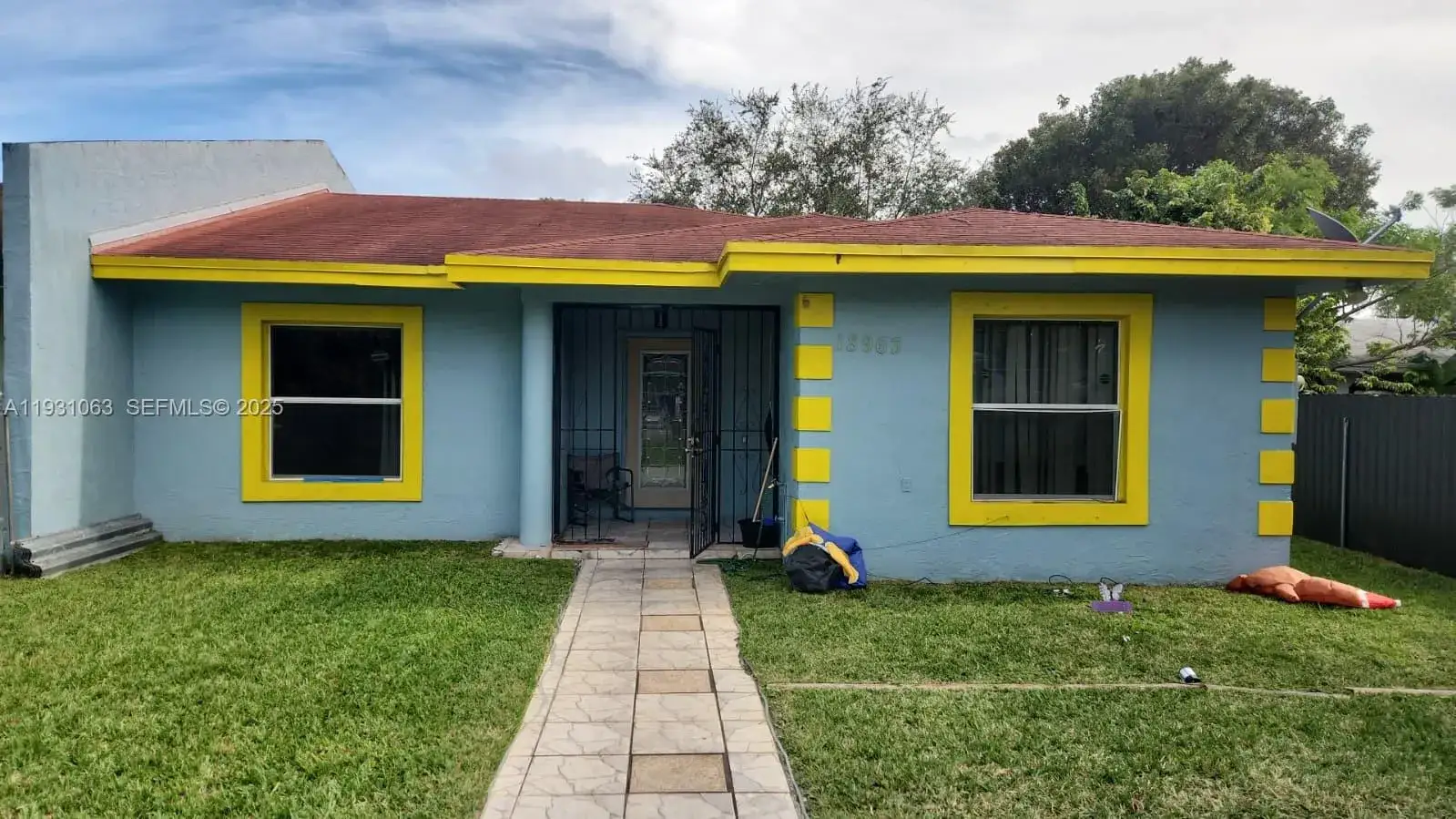3 bedroom 2 bath Residential for sale at 18963 SW 113th Ct, Miami FL 33157