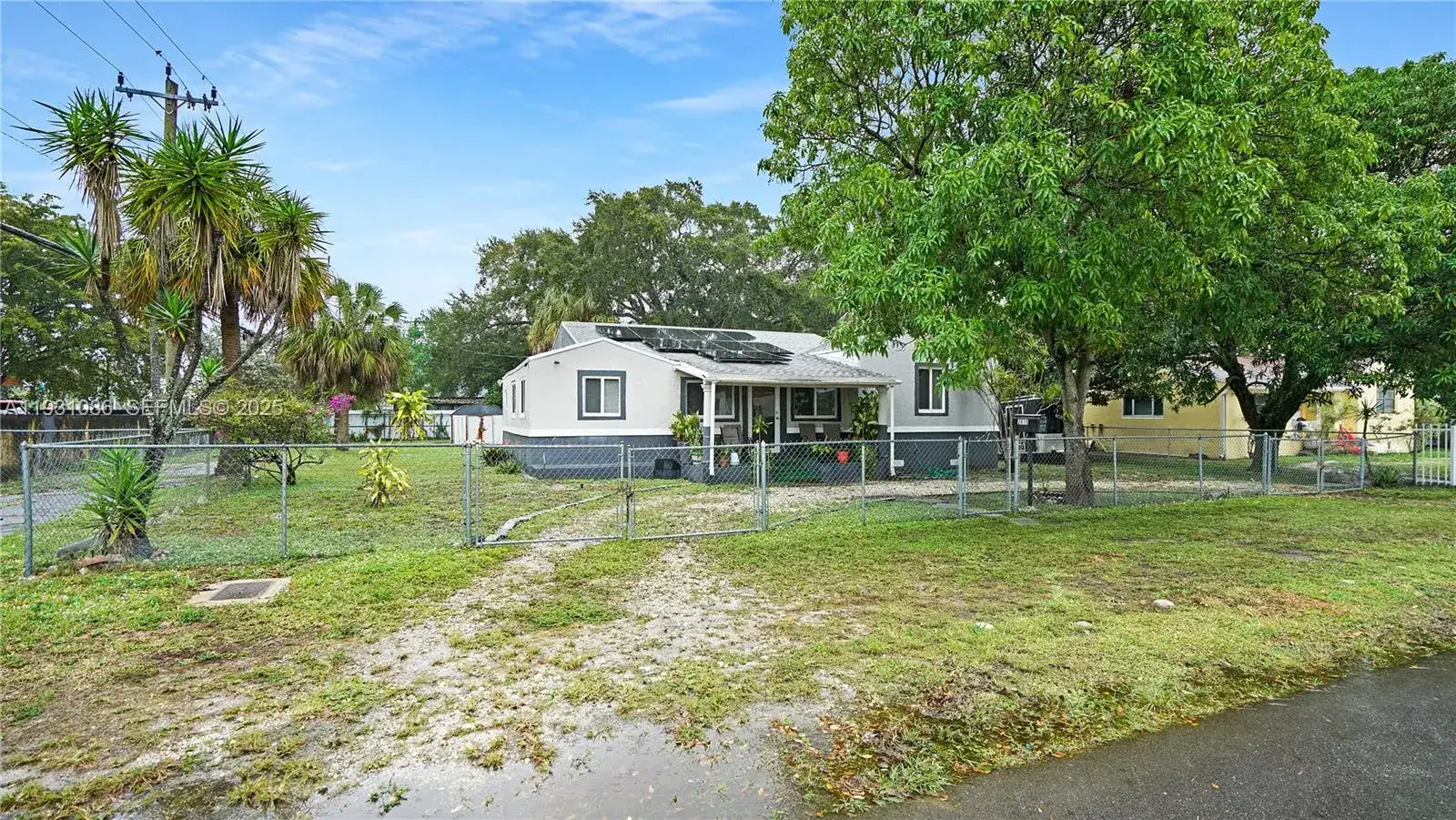 3 bedroom 2 bath Residential for sale at 2615 NW 114th St, Miami FL 33167