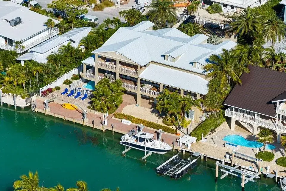 6 bedroom 5 bath Residential for sale at 153 Stromboli Dr, Islamorada FL 33036