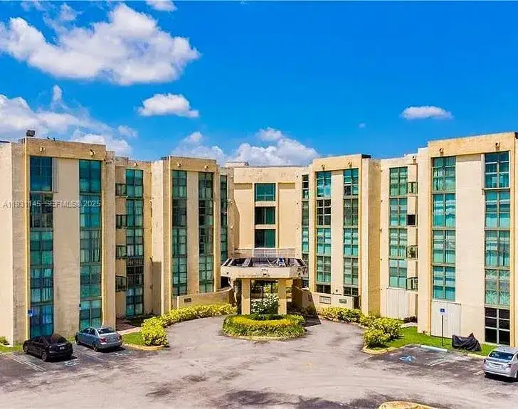 2 bedroom 2 bath Residential Lease for rent at 11790 SW 18th St # 3, Miami FL 33175