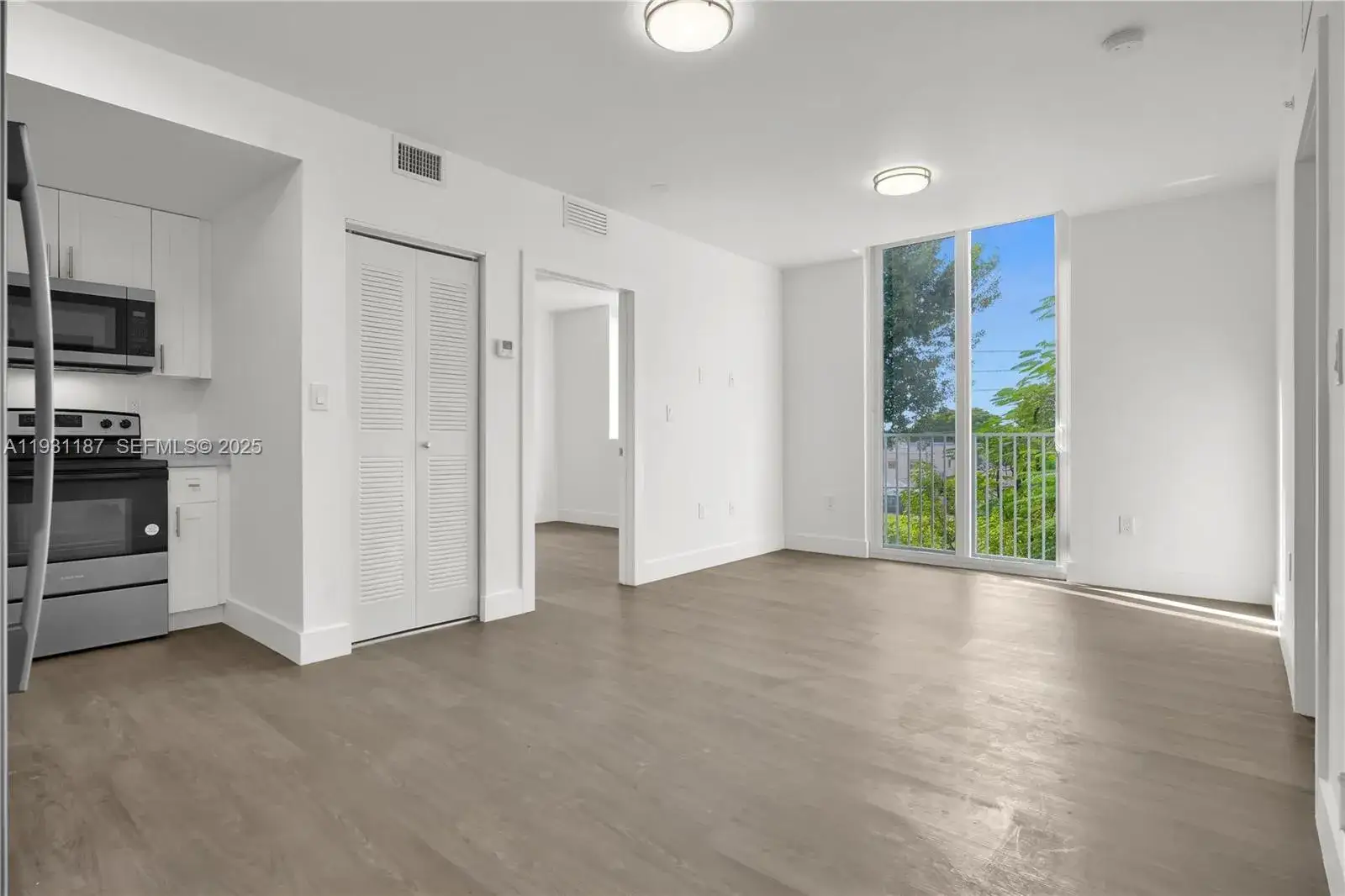 2 bedroom 1 bath Residential Lease for rent at 1620 NW 18th St # 301, Miami FL 33125