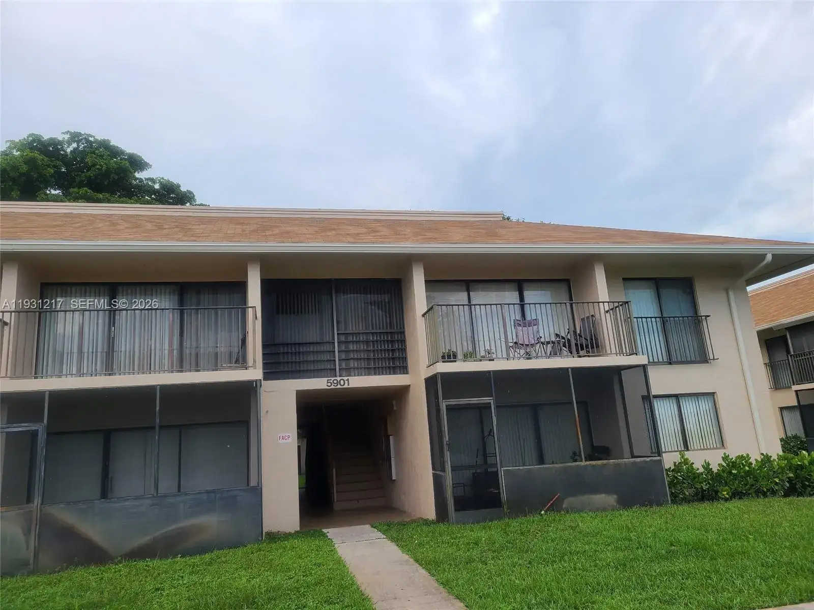 1 bedroom 1 bath Residential for sale at 5901 Washington St # 251, Hollywood FL 33023