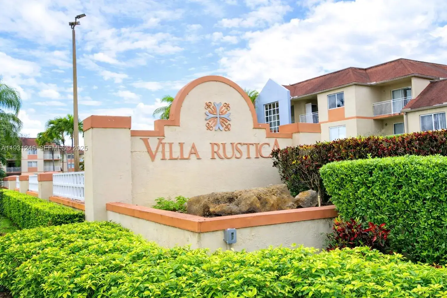 2 bedroom 2 bath Residential for sale at 18810 NW 57th Ave # 102, Hialeah FL 33015
