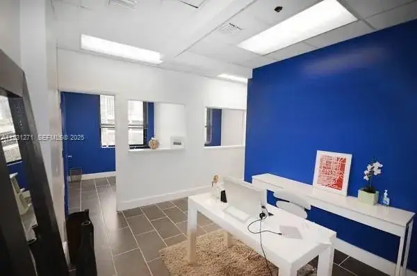 Commercial Sale for sale at 168 SE 1 St # 501, Miami FL 33131