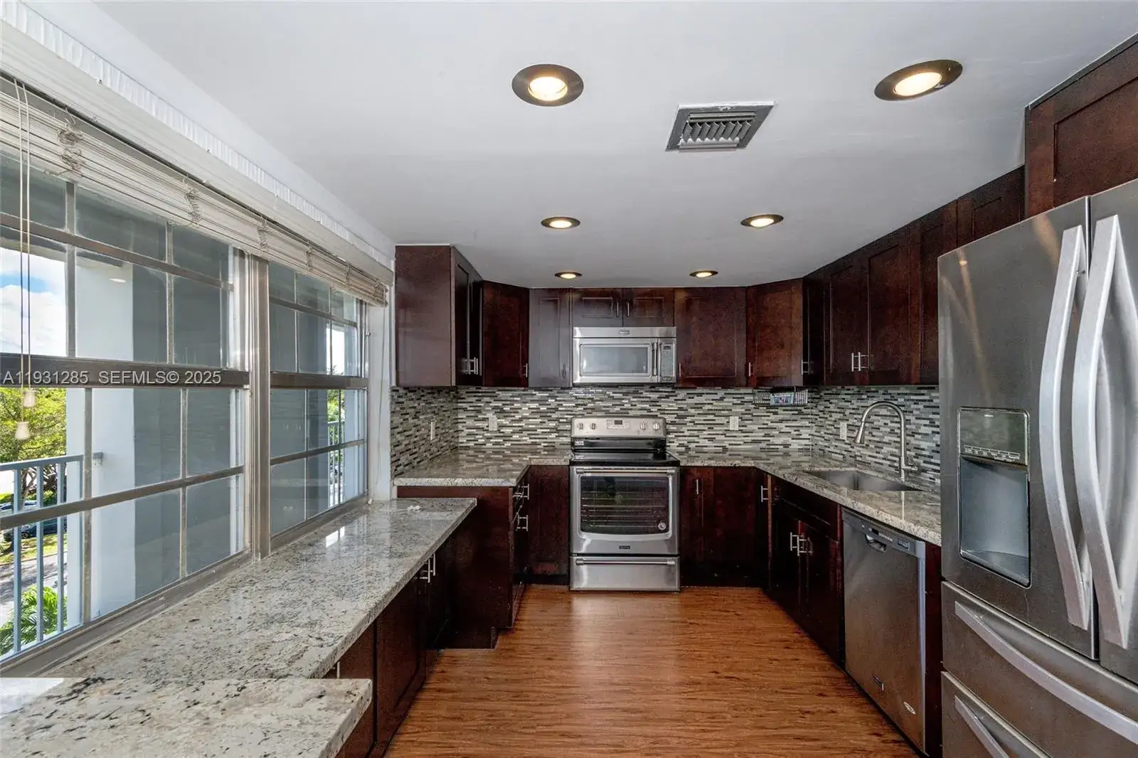 3 bedroom 2 bath Residential Lease for rent at 625 Oaks Dr # 503, Pompano Beach FL 33069