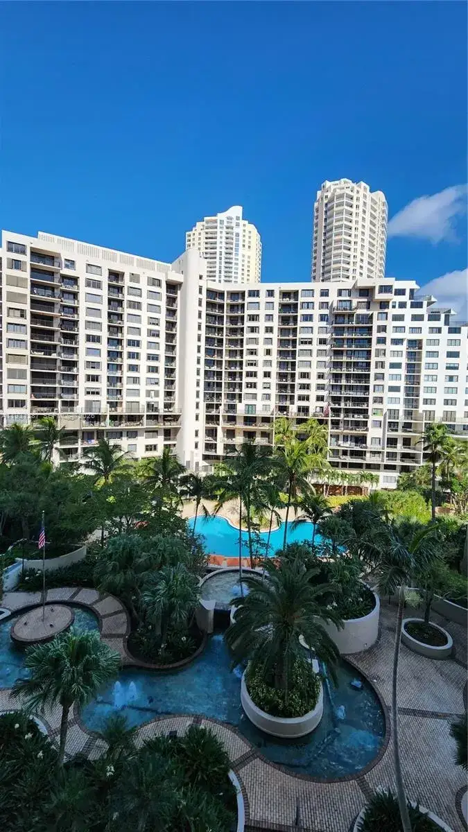 2 bedroom 2 bath Residential for sale at 520 Brickell Key Dr # A802, Miami FL 33131