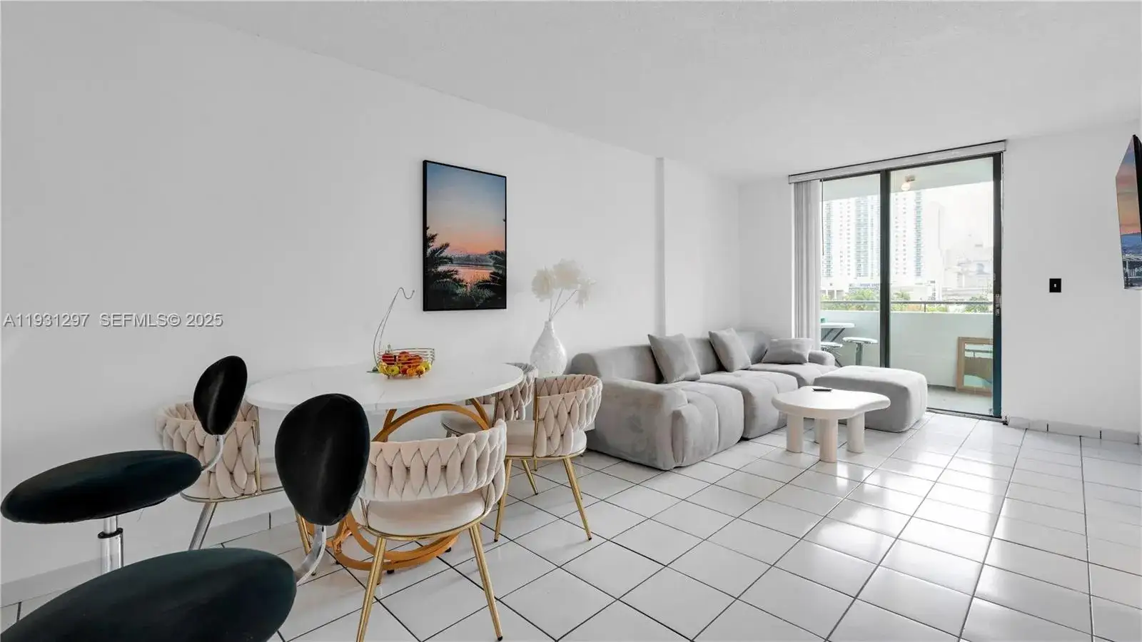 2 bedroom 1 bath Residential for sale at 546 SW 1st St # 603, Miami FL 33130