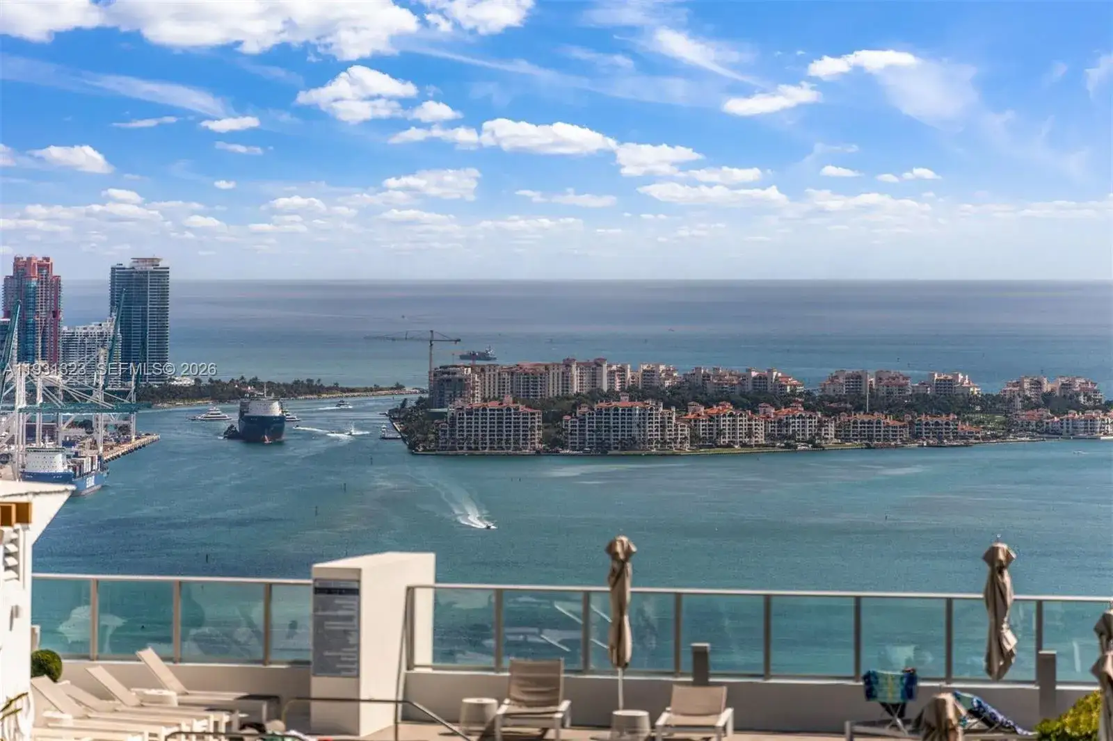 3 bedroom 3 bath Residential Lease for rent at 1000 Brickell Plz, Miami FL 33131